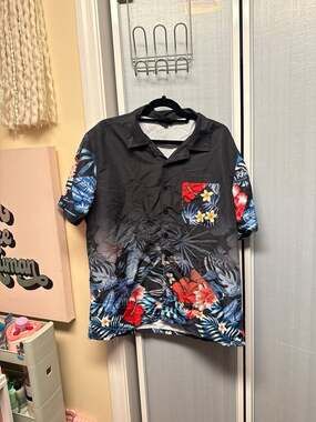 Switch Remarkable Men's Black Tropical Hibiscus Floral Hawaiian Shirt Size L